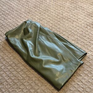 Aritzia Green Faux Leather skirt excellent condition worn 1x!